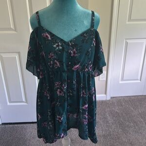 Torrid floral cold shoulder top size 0